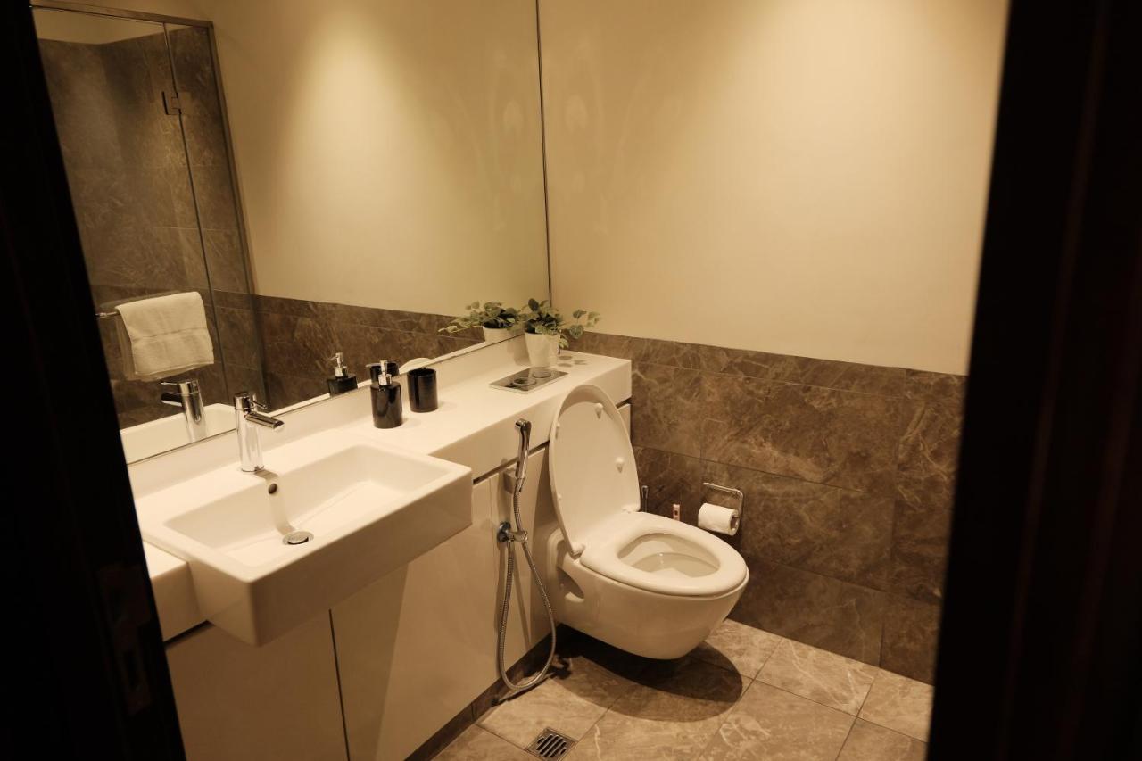 Brand New Water Front Luxury Cinnamon Suites Apartment In Heart Of Colombo City Dış mekan fotoğraf