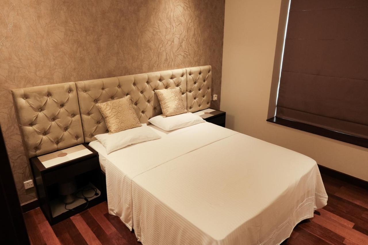 Brand New Water Front Luxury Cinnamon Suites Apartment In Heart Of Colombo City Dış mekan fotoğraf
