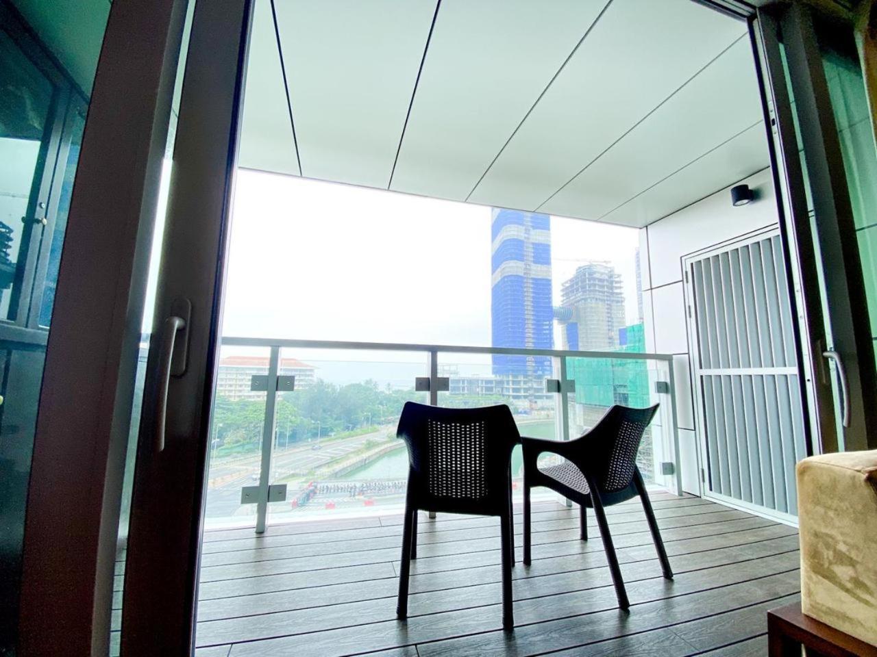 Brand New Water Front Luxury Cinnamon Suites Apartment In Heart Of Colombo City Dış mekan fotoğraf